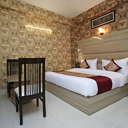 Airport Hotel Hsp Нью-Дели Экстерьер фото