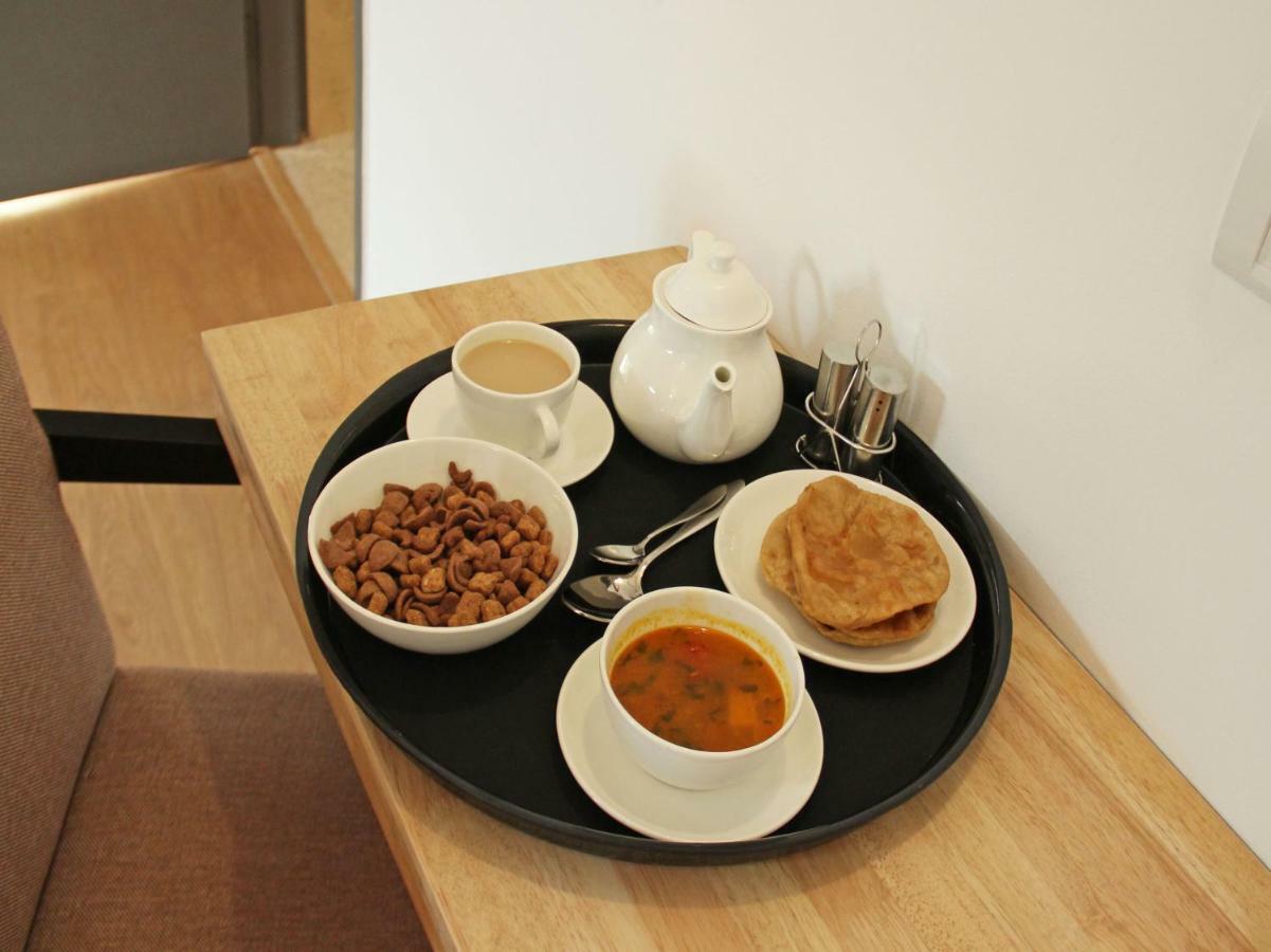 Airport Hotel Hsp Нью-Дели Экстерьер фото