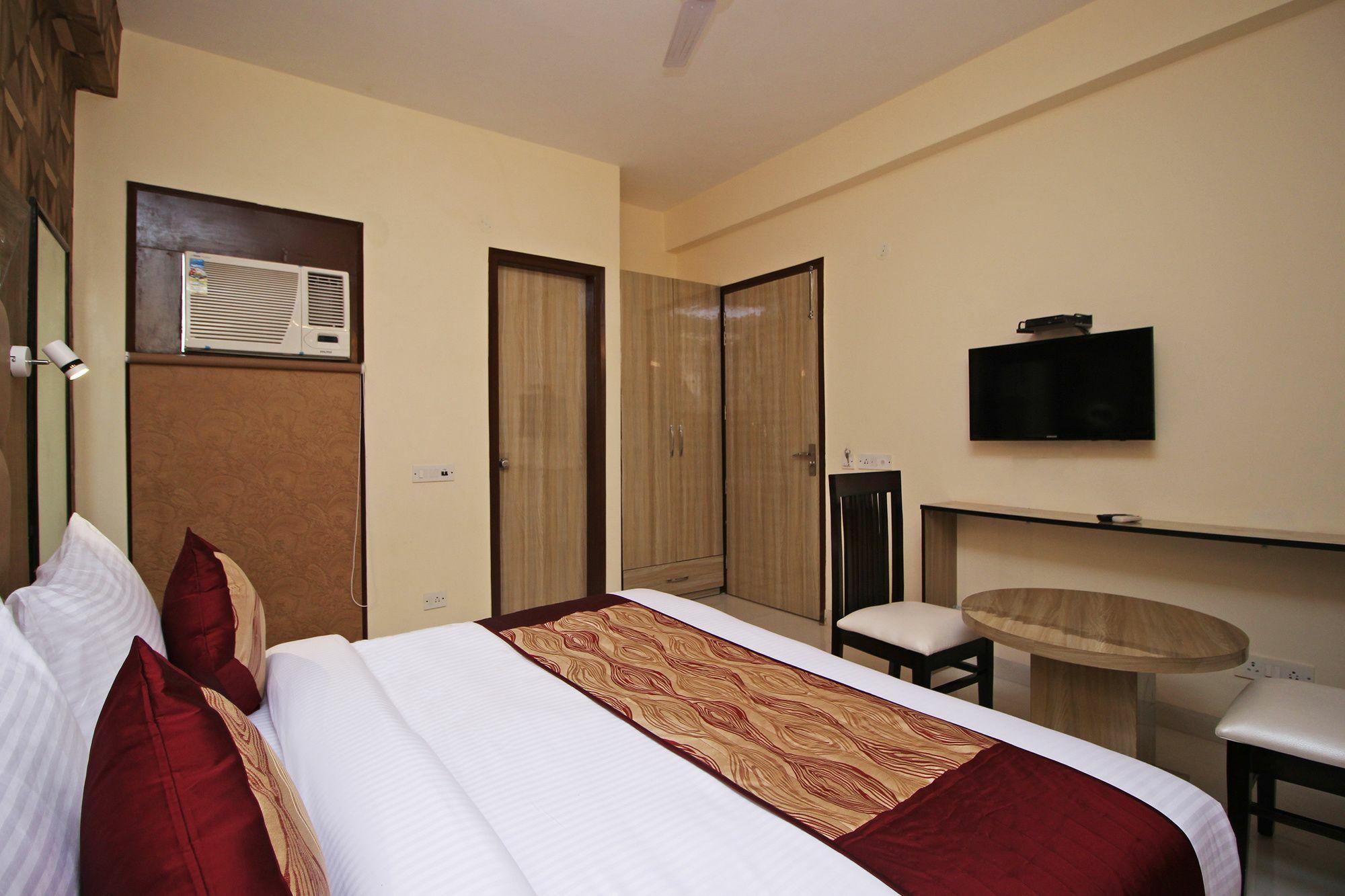 Airport Hotel Hsp Нью-Дели Экстерьер фото